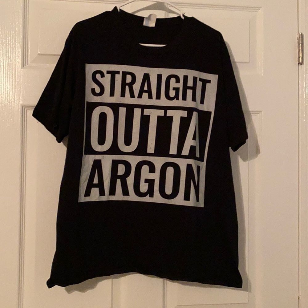 $ Men’s black T-shirt size large